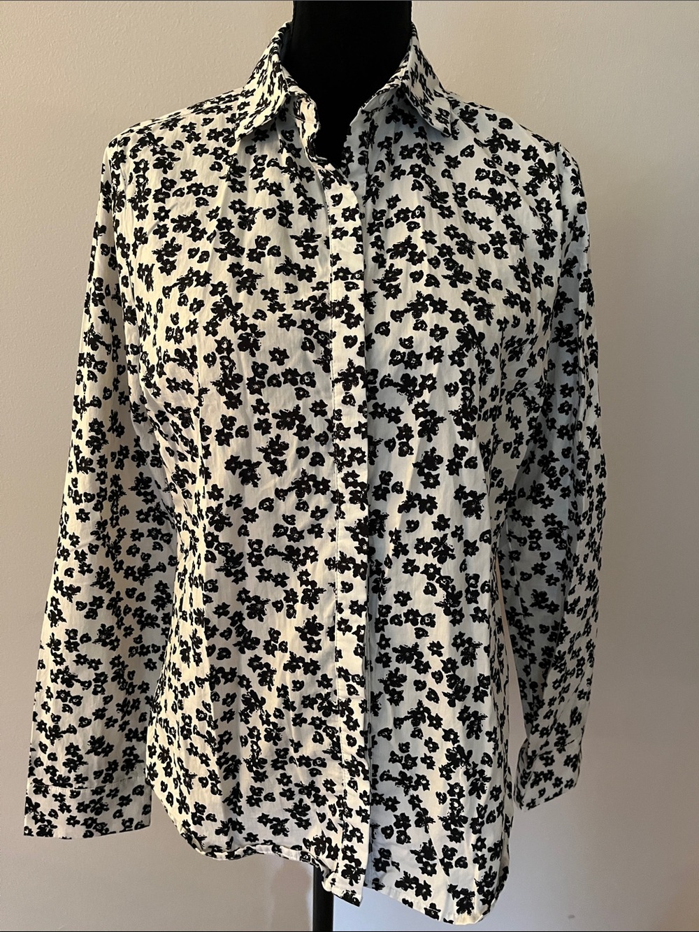 Wildfang x Lucca dress shirt, size M, black white floral print
